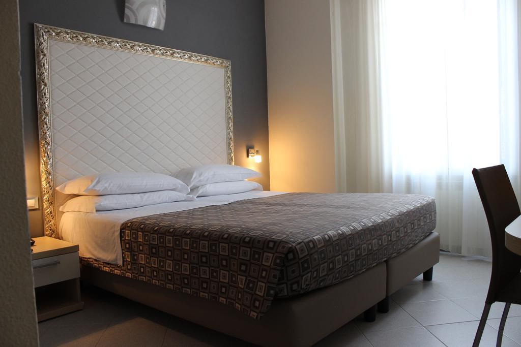 Hotel Villa Igea Diano Marina Pokój zdjęcie